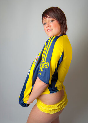 Most appealing Fenerbahce  supporter showing her beefy ass