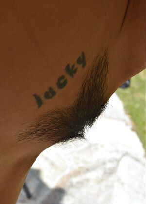 Proficient seductress looks very Asiatic while bending over