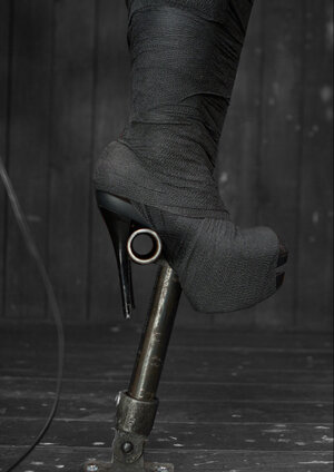 Ash Hollywood is still the prettiest even while being used