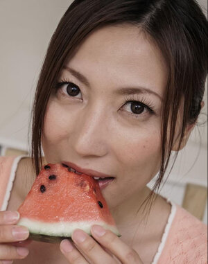 Japanese porn model Mirei Yokoyama sucks love tool after eating watermelon