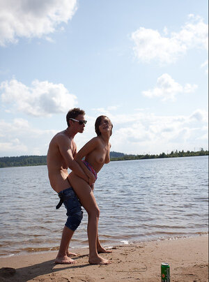 Lupe Burnett and furthermore Kimberly Nutter having an orgy for summer