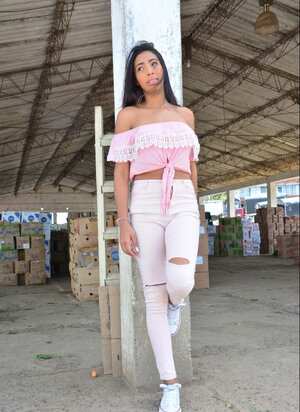 Yamile Duran exposes her own body and furthermore it probably is hot to see
