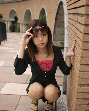 Dude doesn't ask horny asiatic girl to flash boobies but just her eyes