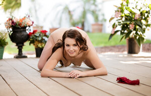 Slutty country-girl playfully gets rid of absolutely all clothes and furthermore poses in a sexy way