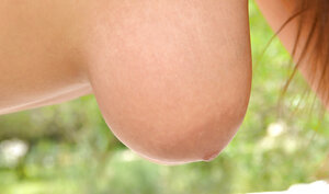 Floozy doesn't need long dialogues cause she is used to strip immediately